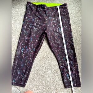Athleta Lightning City Lights Capri